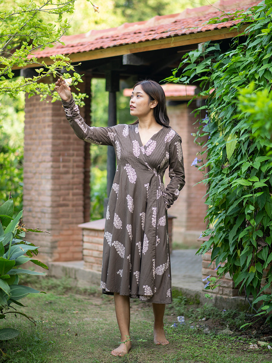 Anarkali Wrap : Paisley Charcoal