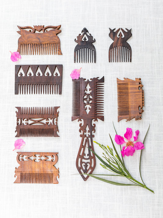 Wooden Craved Comb : Assorted