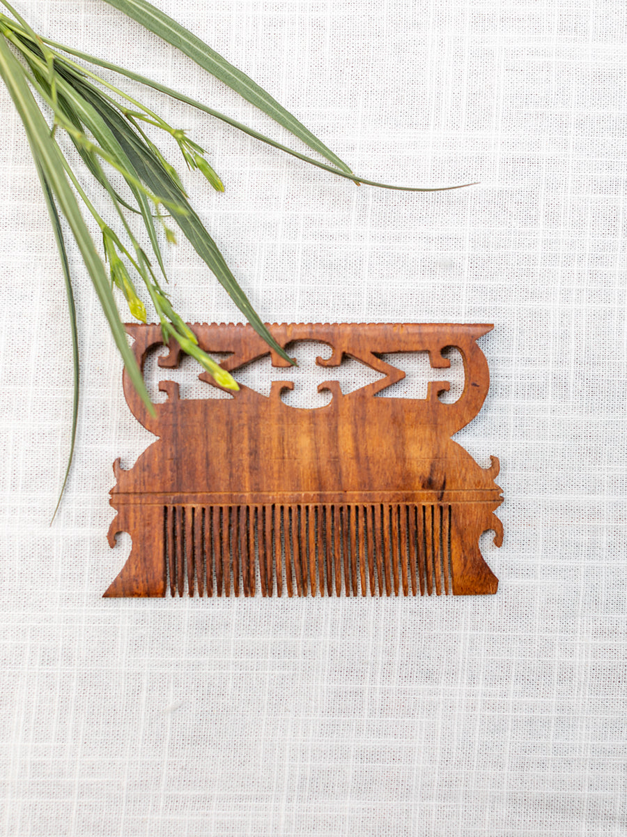 Wooden Craved Comb : Assorted