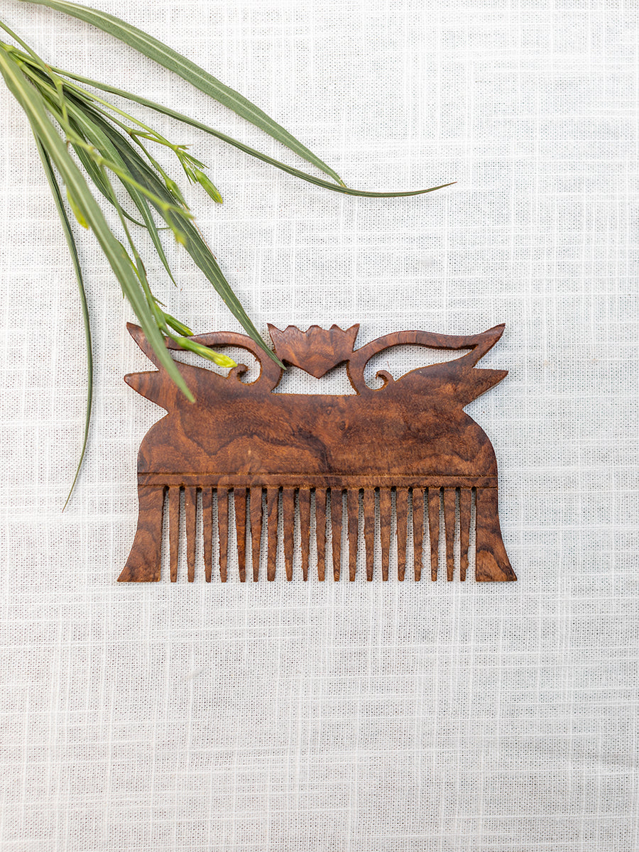 Wooden Craved Comb : Assorted