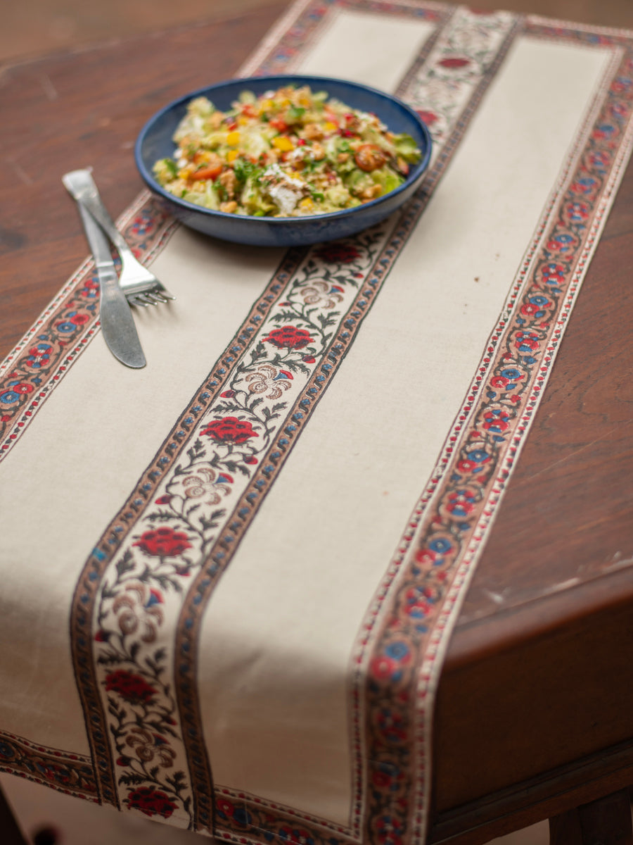 Table Runner : Anmol Ivory