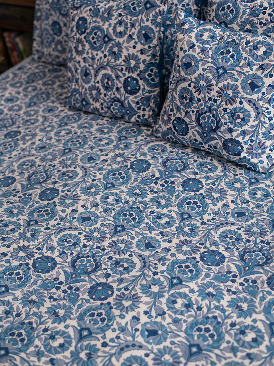 Bed Cover : Bellur Blue & White