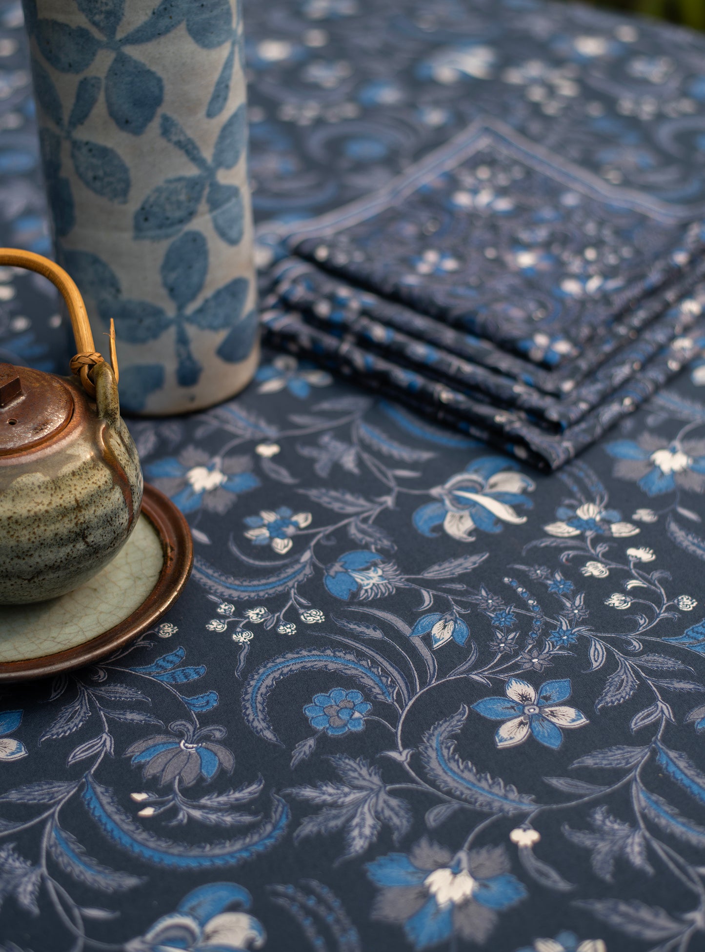 Round Table Cloth : Pulicat Indigo