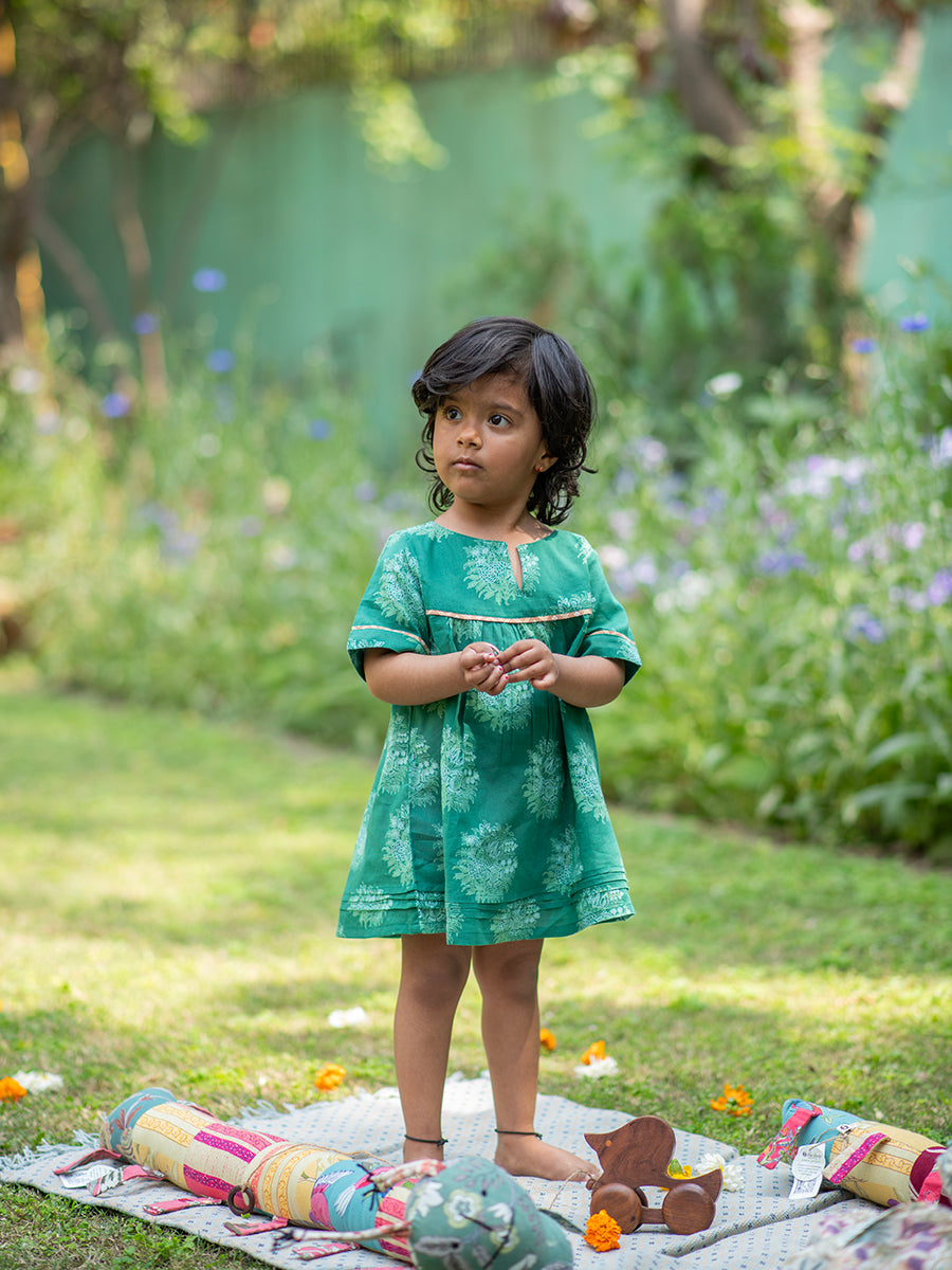 Kids Claire Dress : Gulab Green