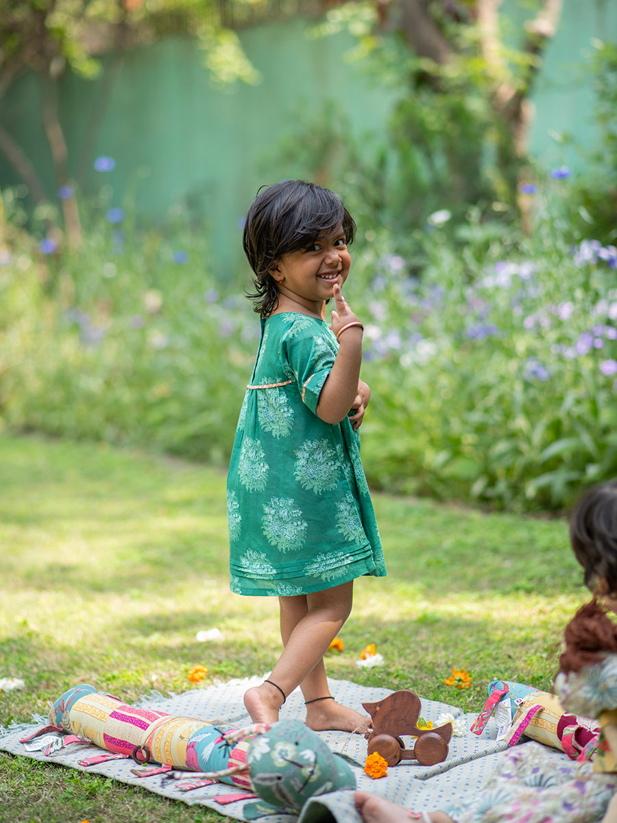 Kids Claire Dress : Gulab Green