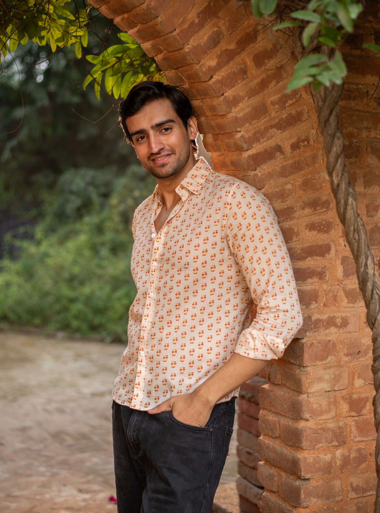 Hangout Mens Shirt F/S : Jasmine Buti