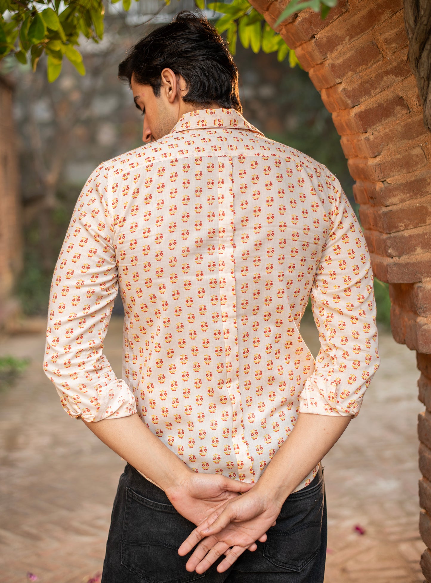 Hangout Mens Shirt F/S : Jasmine Buti