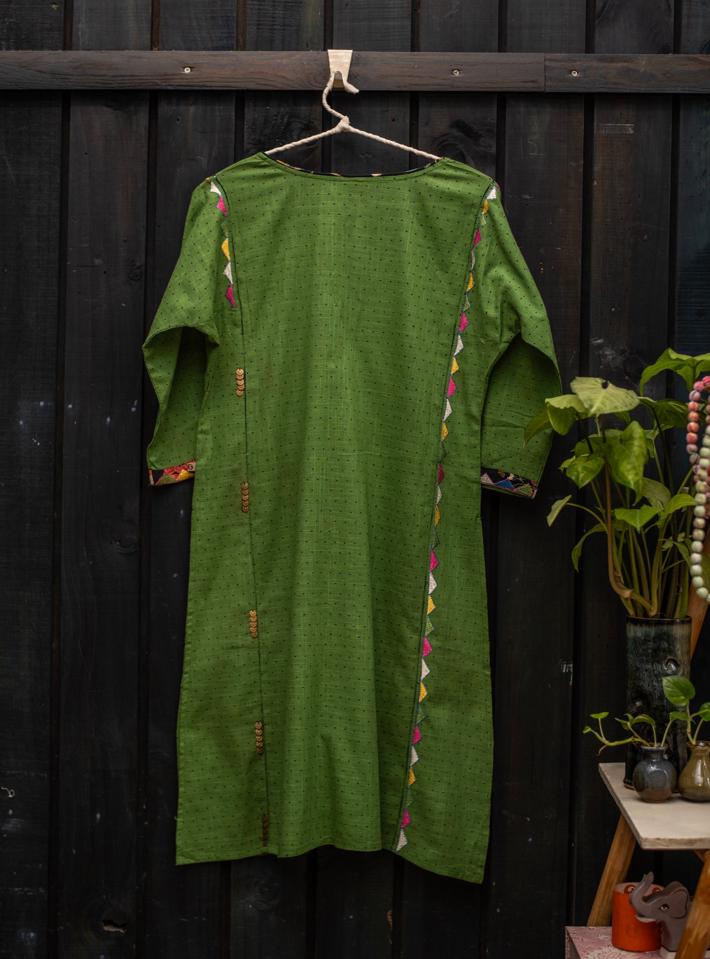 Khajana Kurta : Slub Kamal Dot Green