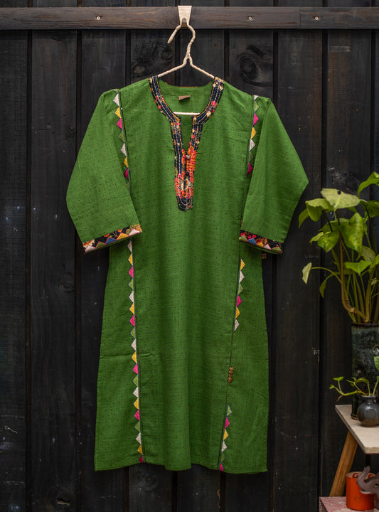 Khajana Kurta : Slub Kamal Dot Green