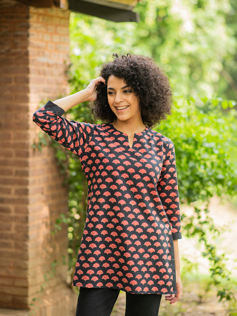 Tara Tunic : Pankha Black